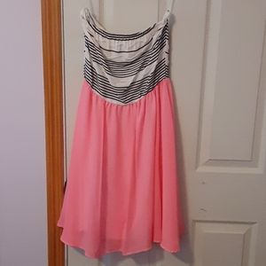 Cute strapless dress